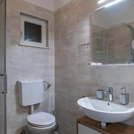 Tonci Bruno - Obnovljen 2026 Sa Novim Dvoristem
